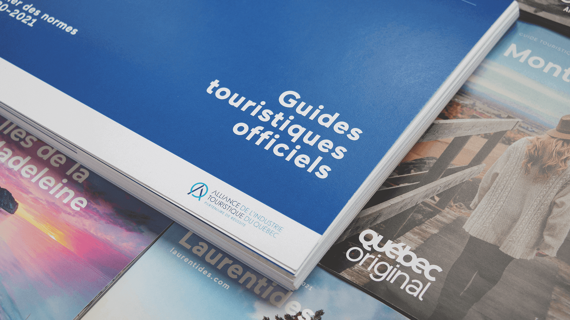 Cahier de normes graphiques | Guides touristiques officiels 2020-2021 | Alliance de l'industrie touristique du Québec