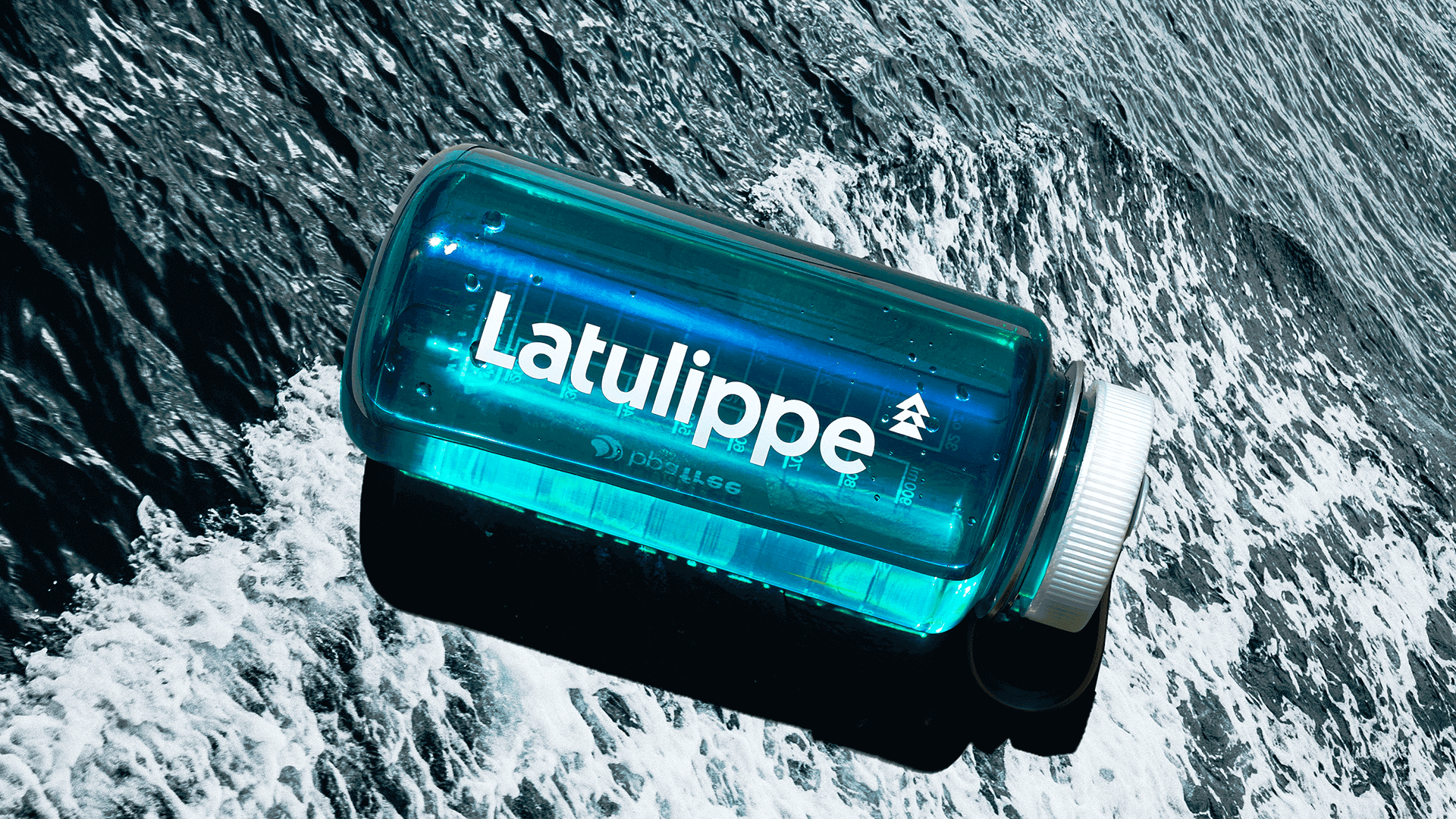 Branding | Bouteille d'eau à l\'effigie de Latulippe